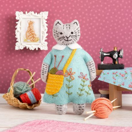 Kit couture à la main : petite souris et son doudou Corinne Lapierre –  L'Atelier d'Archibald